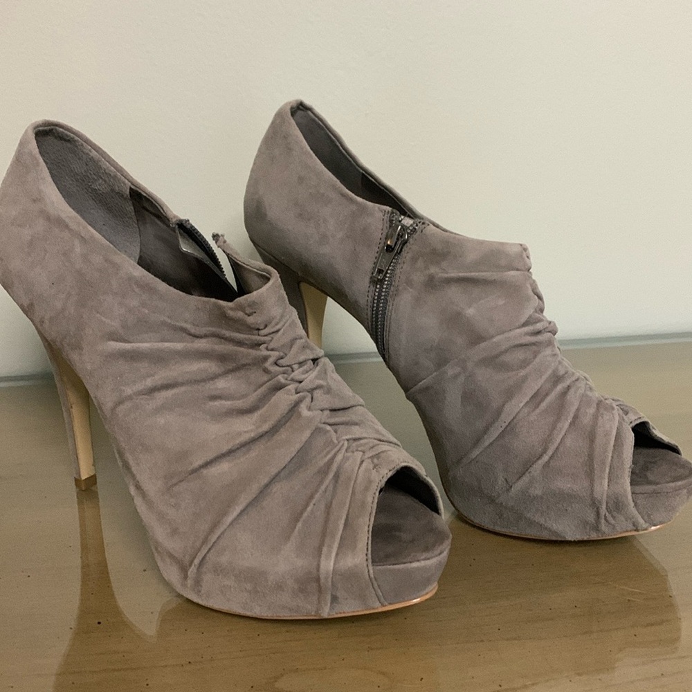 Marc Fisher 5” grey stiletto shoe boot